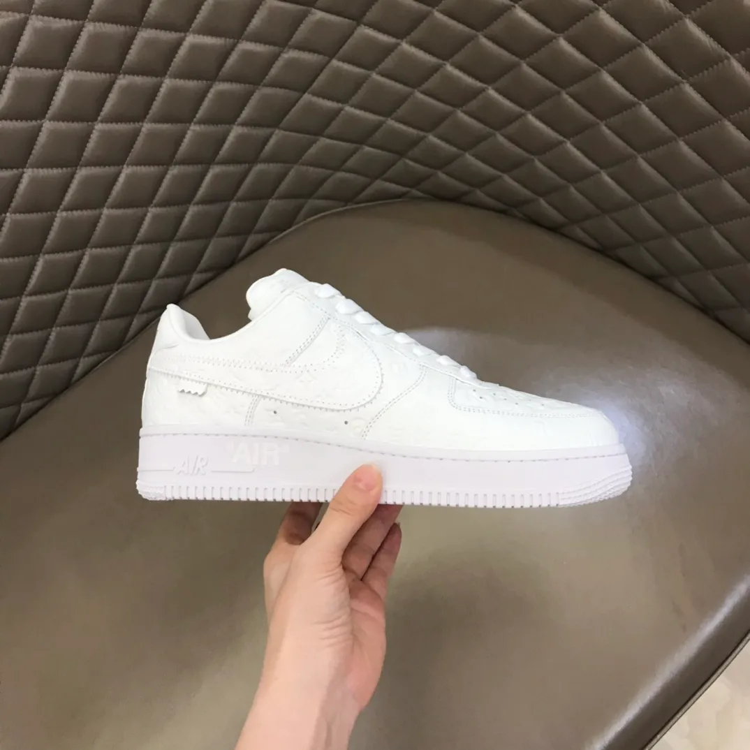 Men's shoes 💰p440 "*OUIS *UITTO*" x OFF-WHITE x Nike tripartite collaboration! Trendy and cool men's casual sports shoes with unrivaled color matching. The design idea basically continues the style of THE TEN. The Swoosh line and tongue label have a very familiar visual effect and are both fashionable and trendy! A must-have for fashionistas! The effect on your feet is absolutely stunning! Size: 38-45